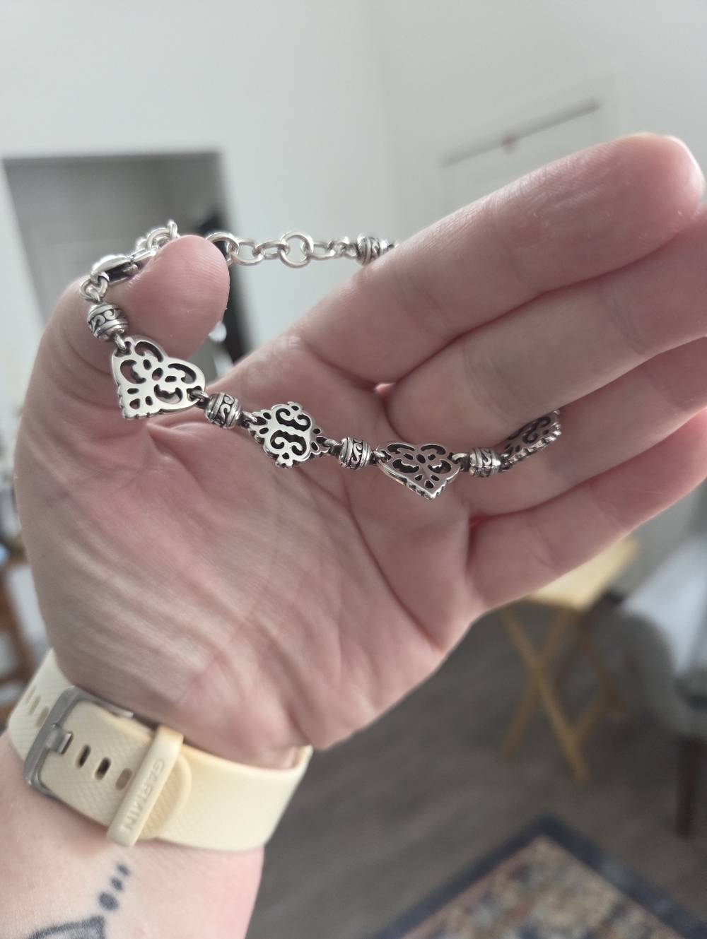Delicate Filigree Heart Bracelet in Silver